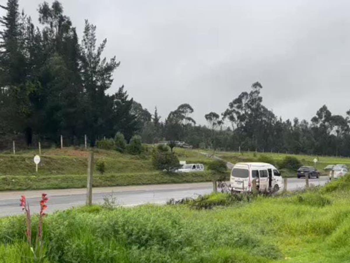 Conductores piden que se les autorice recoger pasajeros en la BTS frente a Green Hills