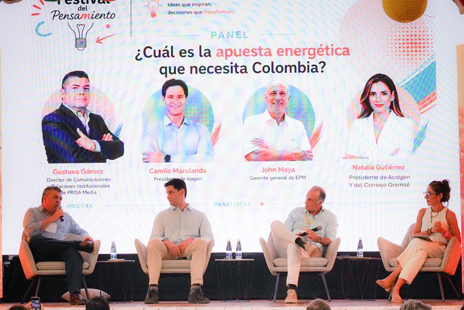 Natalia Gutiérrez, presidenta de Acolgen; John Maya, gerente de EPM, y Camilo Marulanda, gerente de Isagen, en el Festival del Pensamiento. | Foto: Caracol Radio