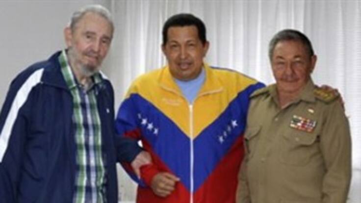 Santos y Humala esperan pronta recuperación del presidente Hugo Chávez