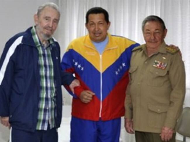 Santos y Humala esperan pronta recuperación del presidente Hugo Chávez