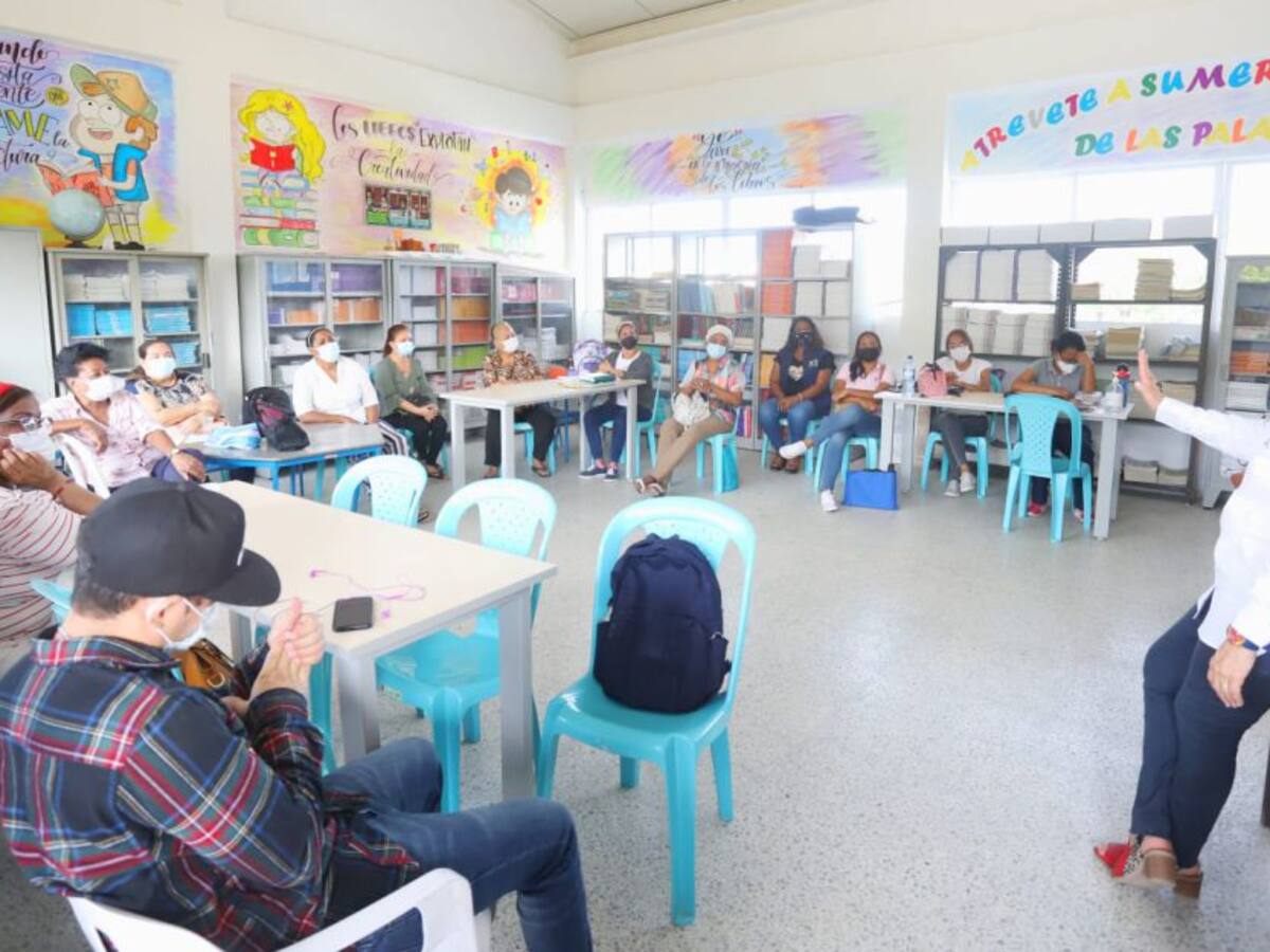 Secretaria de Educación acompañó regreso de administrativos a las escuelas