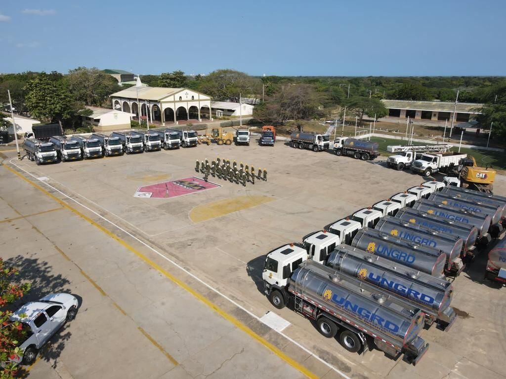 Carrotanques entregados por el Gobierno en Uribia, La Guajira./ Foto: Unidad Nacional de Gestión del Riesgo