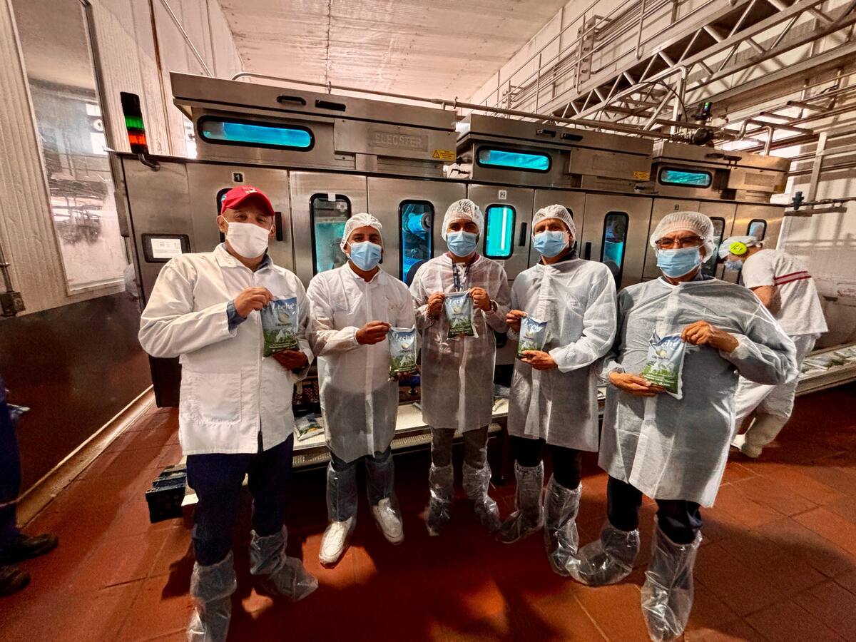 Gobernación de Cundinamarca comercializará 400 mil litros de leche comprada a productores locales