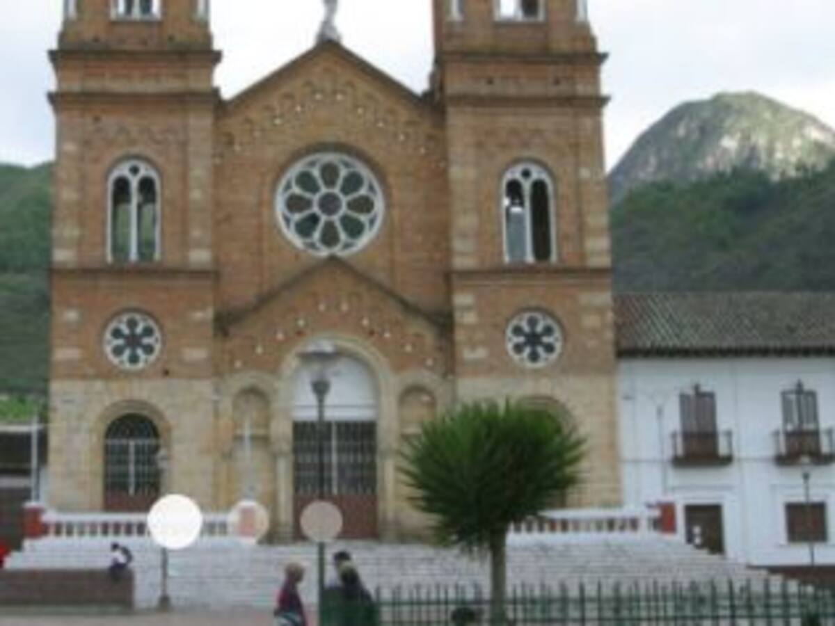 Constructora responde ante por proyecto en supuesta área protegida de Sesquilé
