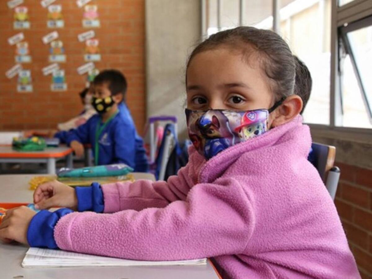 Alcaldesa le pide al Min Salud eliminar uso de tapabocas en los colegios