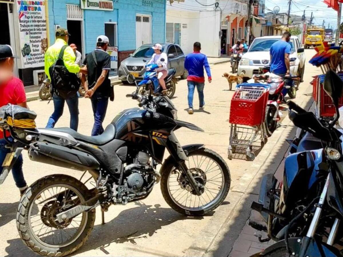Dos presuntos extorsionistas capturados por policía en San Pablo, Bolívar