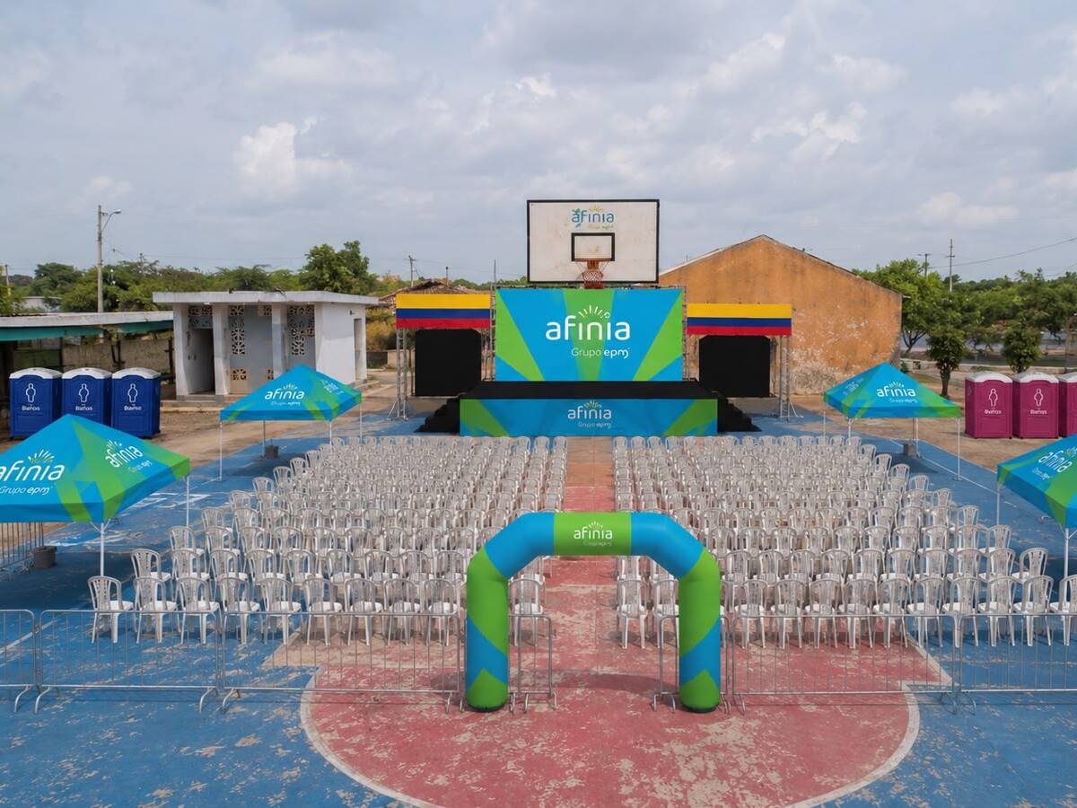 Afinia lleva la Tribuna de la Energía a Bocachica para ver el partido de la Selección Colombia