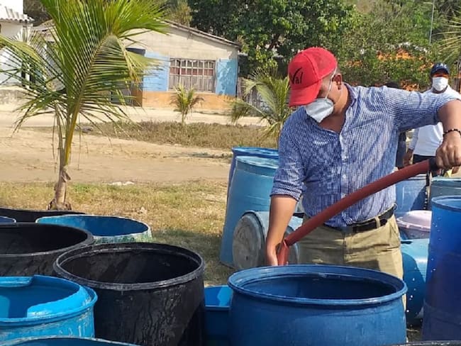 Alcaldía entrega agua potable a comunidades de Cartagena