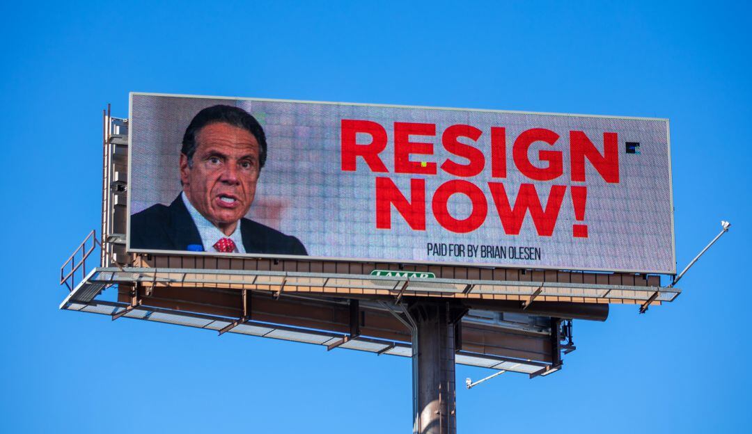 Aviso en Nueva York pided renuncia de Andrew Cuomo