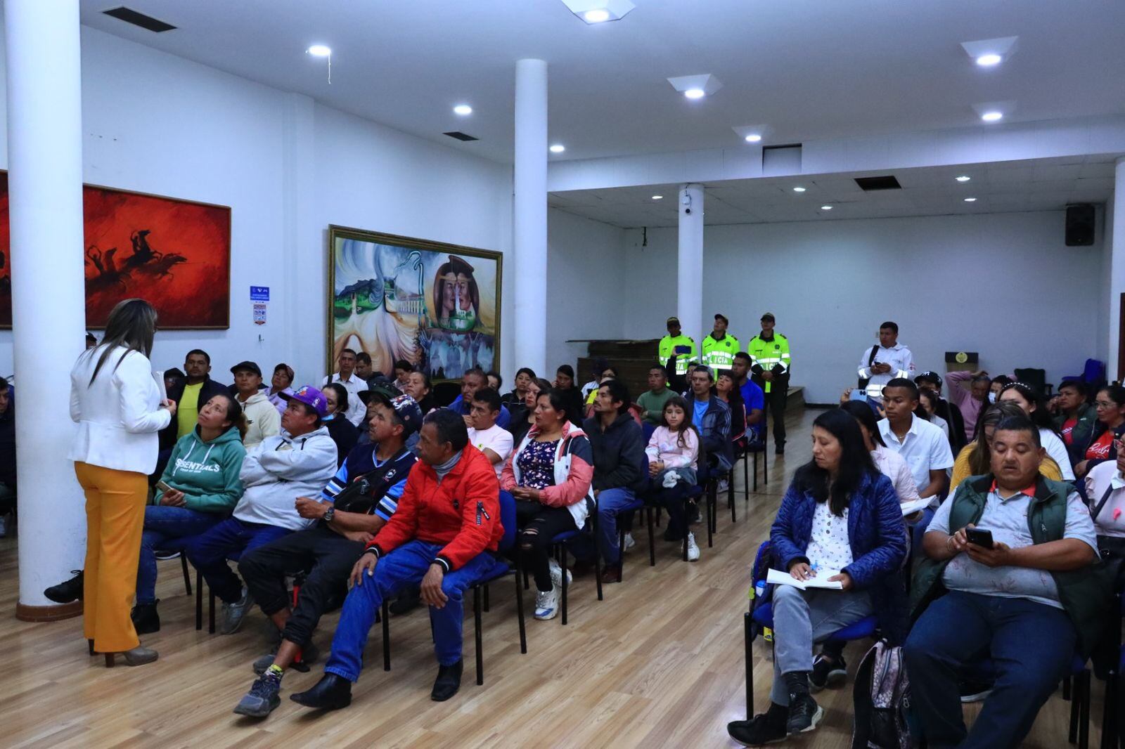 Julio Borda, vocero de los vendedores informales, denuncia la falta de avances en las negociaciones con la Alcaldía de Tunja y advierte sobre un posible desalojo forzoso.