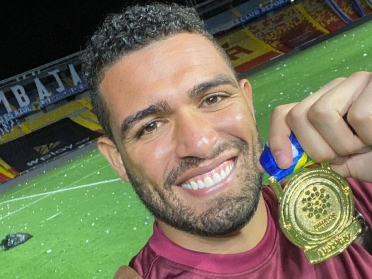 Montero: "Lo primero que se me cruzó por la cabeza fue alzar al árbitro"