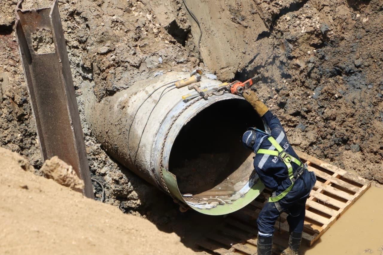 Aguas de Cartagena avanza en la reparación de la tubería de conducción de agua cruda