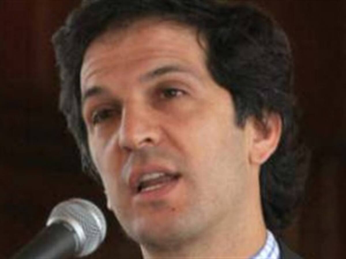 Colombia reitera respaldo a Manuel Zelaya