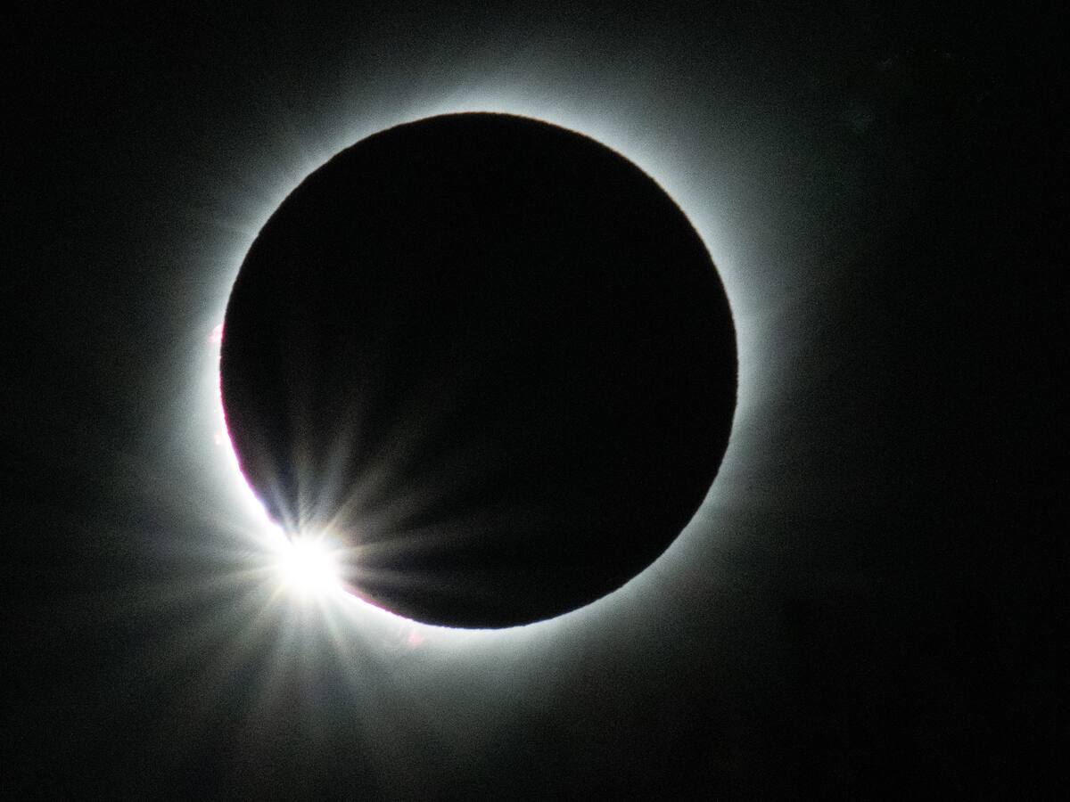 Eclipse híbrido: Significado y diferencias entre lunar y solar