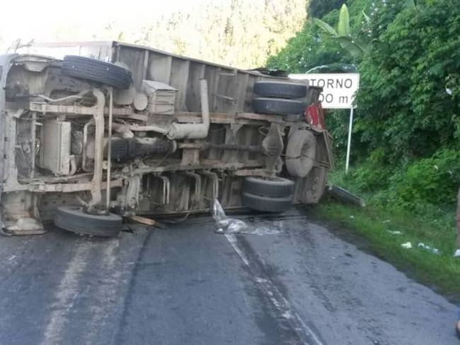 Accidente múltiple en la vía Bogotá -Girardot deja seis heridos
