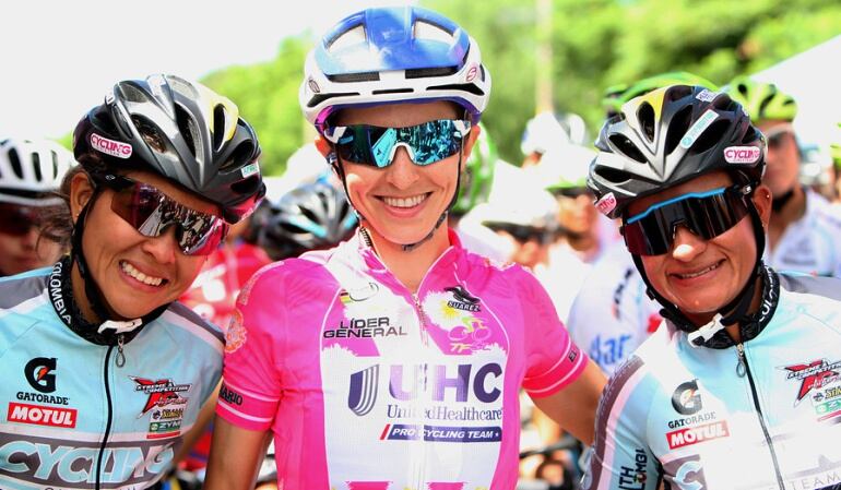 Lorena Vargas, Katie Hall (c) y Ana Sanabria