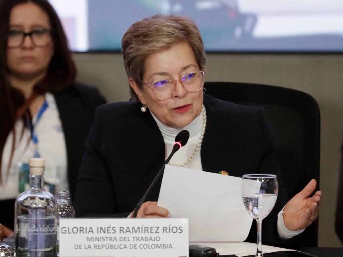Gobierno crea subcomisión para medidas de desindexación en negociación del Salario Mínimo