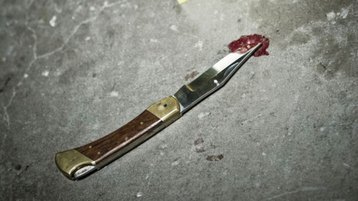 Fue asesinado al parecer por su expareja después de haberla atacado