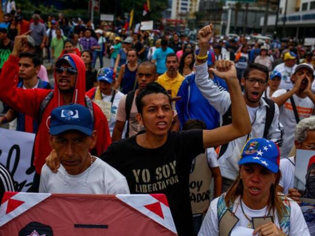 Crisis económica impide que se instaure clima electoral en Venezuela
