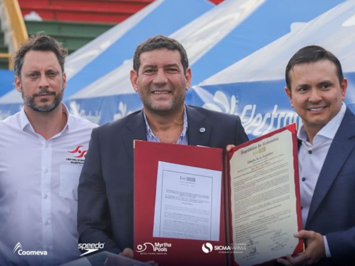 Presidente vallecaucano de la Federación Colombiana de Natación fue homenajeado por el Congreso