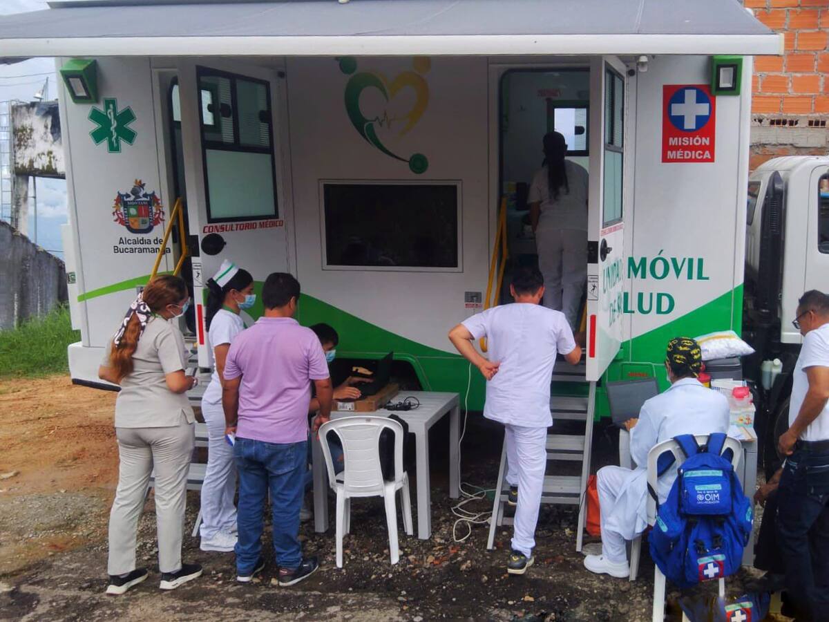 Unidad móvil de salud llega hasta los barrios de Bucaramanga
