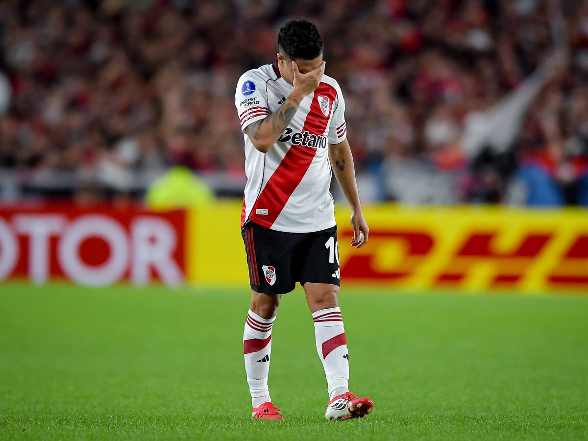 Quintero enciende las alarmas en River tras salir lesionado en Sudamericana