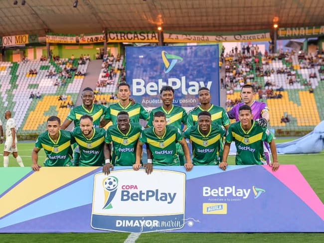 Deportes Quindío se clasificó a los octavos de final de la Copa Dimayor luego de ganarle por penales al Tolima en el estadio Centenario de Armenia. Foto: Cortesía Facebook Deportes Quindío