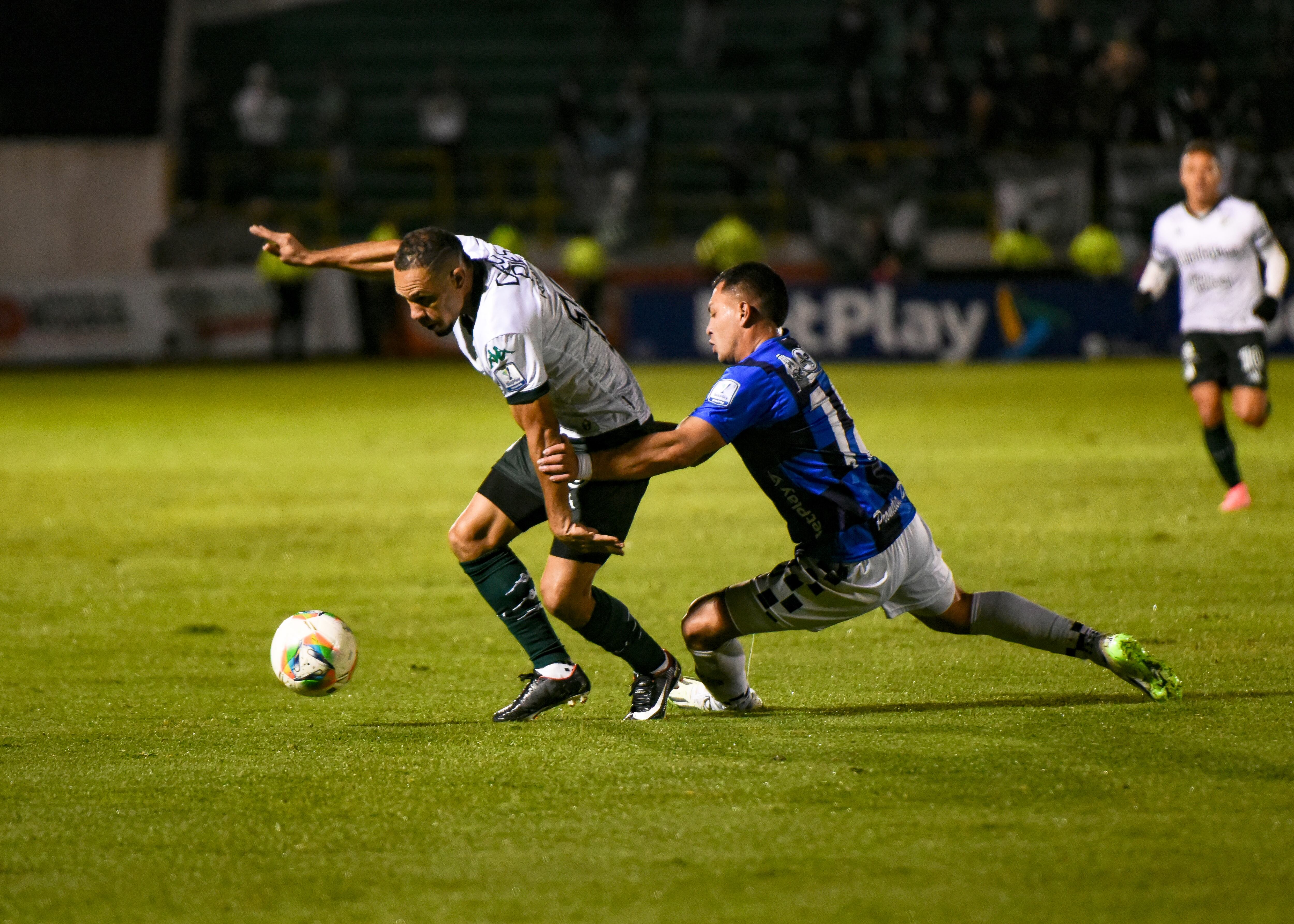 Chicó y Cali son dos de los equipos que ya no cuentan con chances de llegar a los ocho. (Mcgiver Barón - Colprensa).