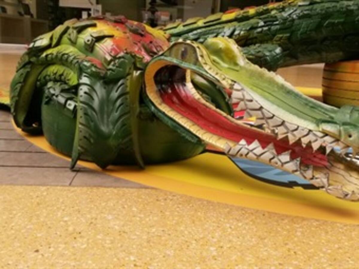 Crónica: Las llantas que son recicladas para convertirse en obras de arte.