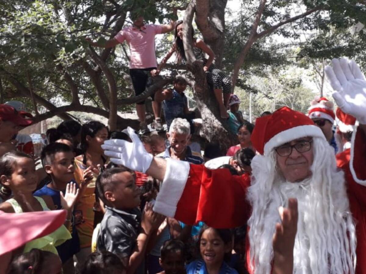 Niños venezolanos en Barranquilla disfrutan de jornada navideña