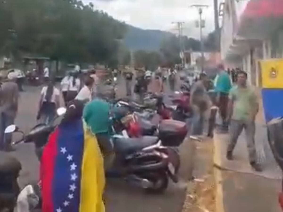 Colectivos chavistas en Ureña atacaron a grupo de personas