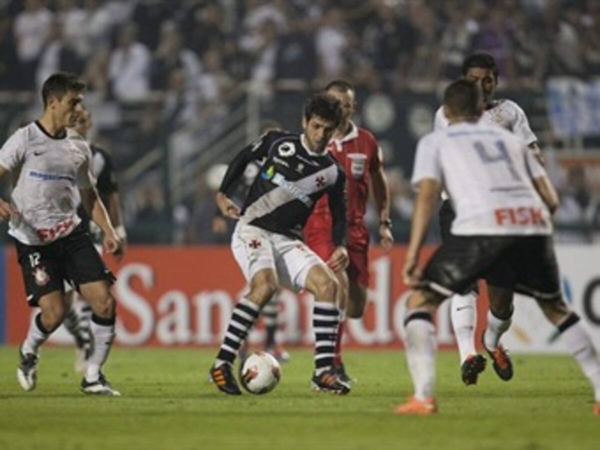 Corinthians dejó en su camino a Vasco y se unió a Boca en semifinales