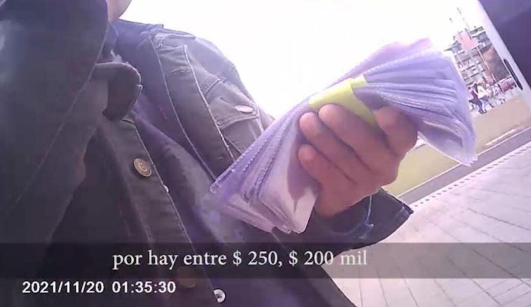 Denuncian falsificadores de carnet de vacunación contra el COVID en Bogotá