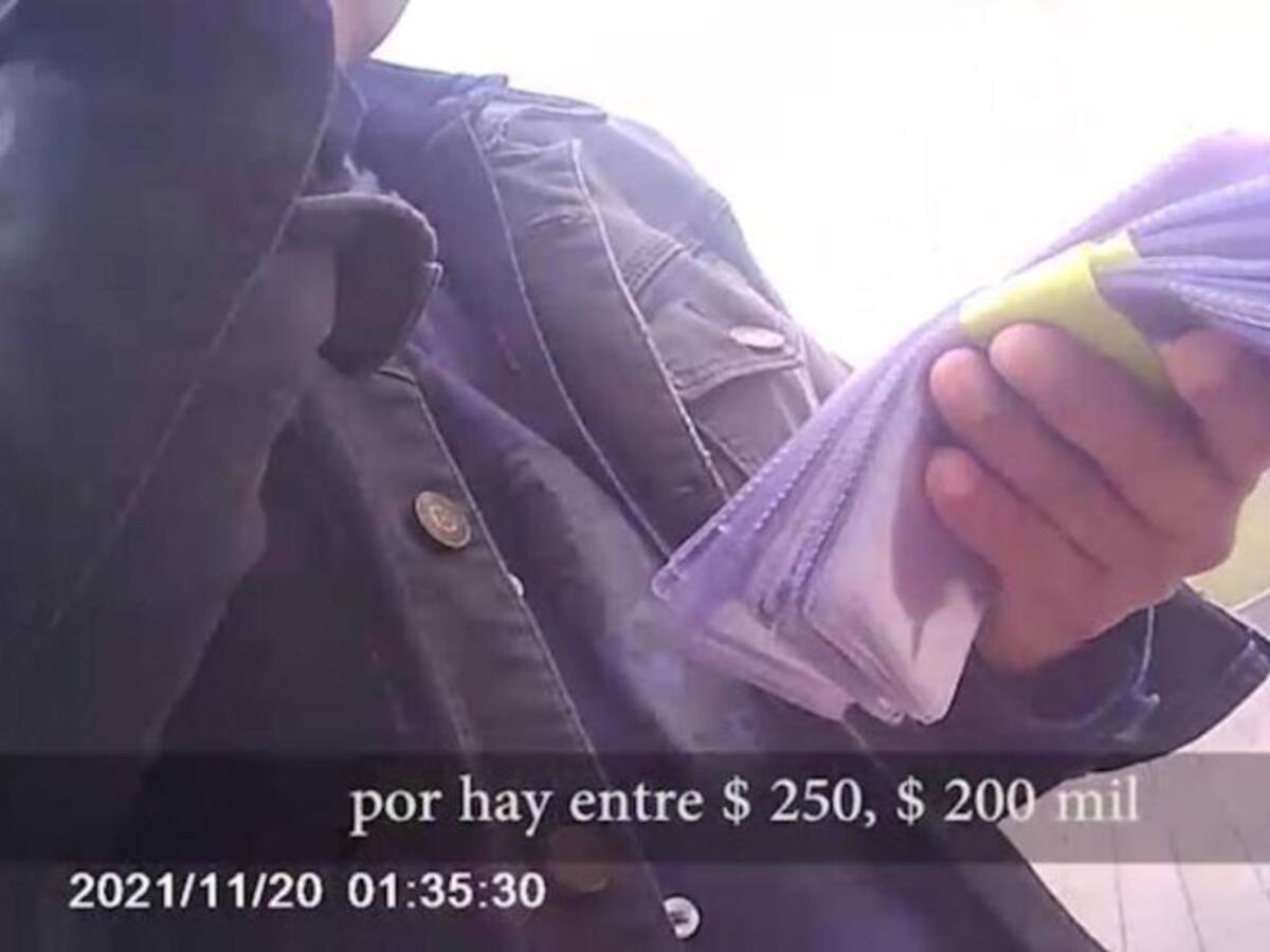 Denuncian falsificadores de carnet de vacunación contra el COVID en Bogotá