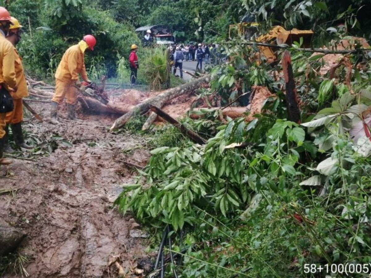 Cerrada la autopista Medellín - Bogotá por deslizamiento