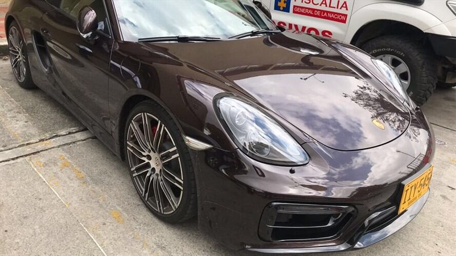 Incautan Porsche y tres vehículos de alta gama de Hugo Aguilar. Foto: Twitter Fiscalía