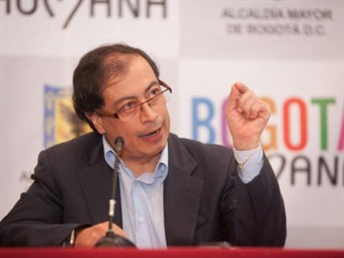 En un año se acaba el ´Pico y placa’ en Bogotá: Gustavo Petro