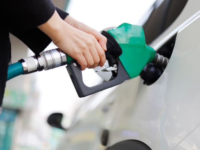 Ahorro de gasolina en los carros / Getty Images