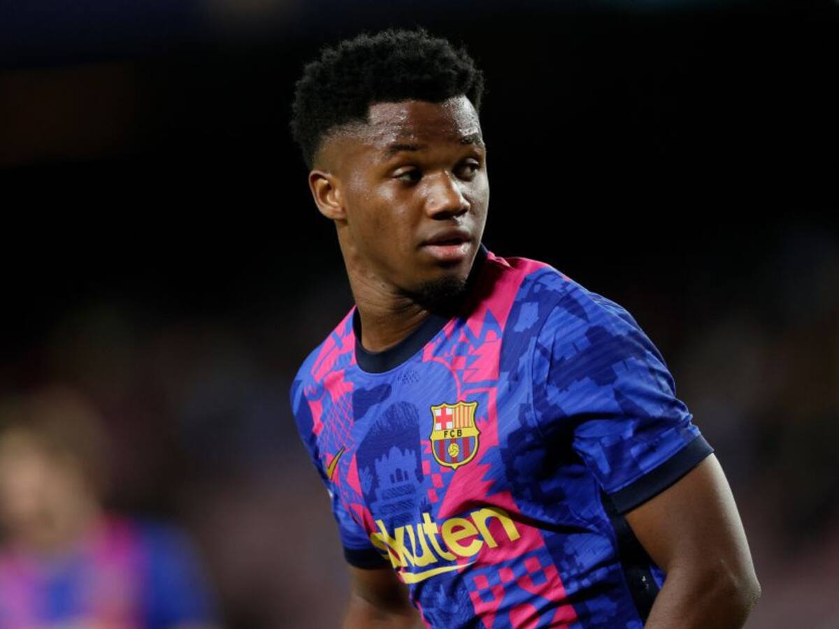 Ansu Fati renueva con Barcelona hasta 2027 y firma multimillonaria cláusula