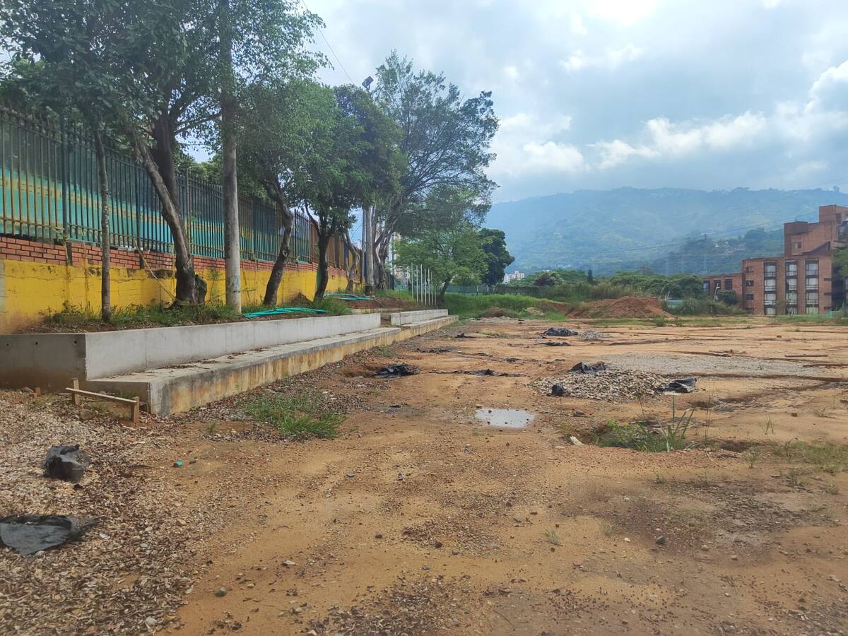 Obras de $2 mil millones para arreglar una cancha de Bucaramanga se quedaron ‘en veremos’