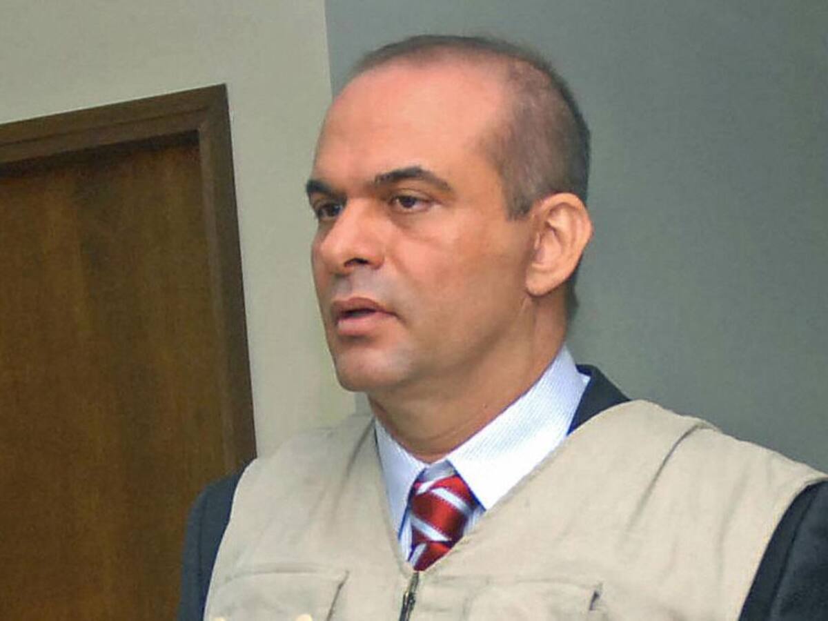 Mancuso vuelve a salpicar a Francisco Santos de nexos con paramilitarismo