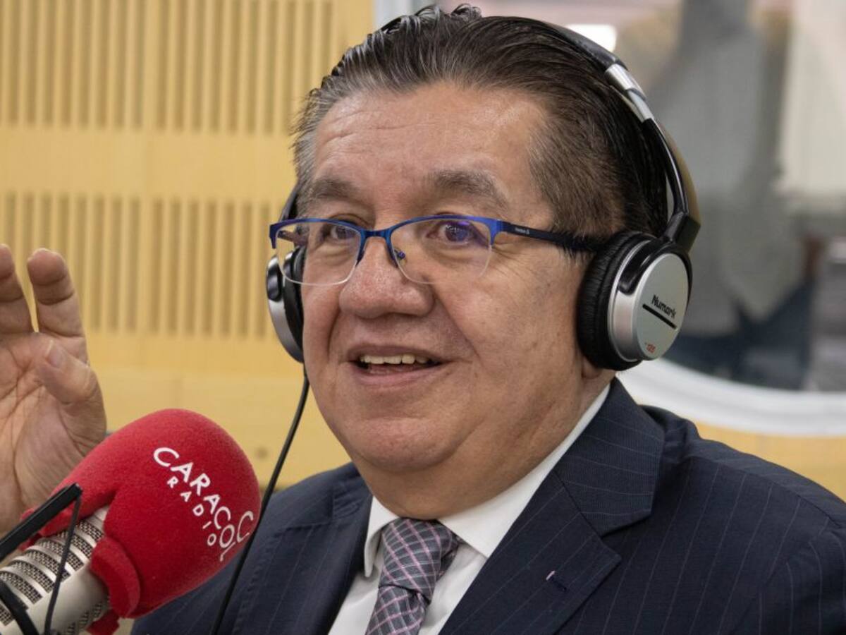 "Cambiar el sistema de salud sería una estupidez": MinSalud