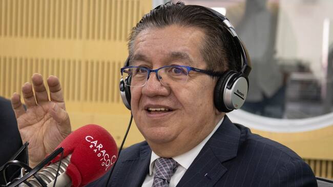Fernando Ruíz, ministro de Salud