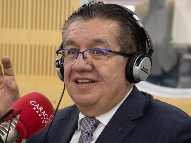 Fernando Ruíz, ministro de Salud