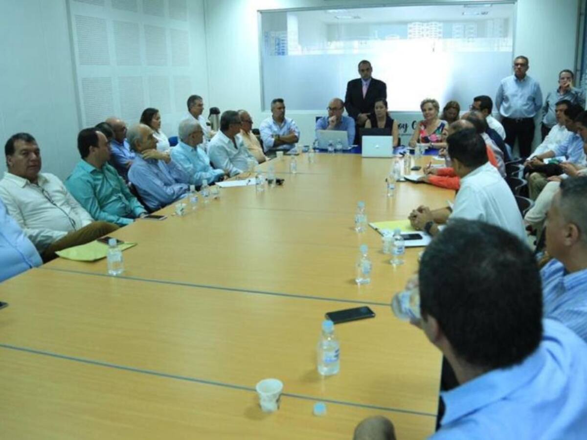 Avanzan diálogos para definir operación del peaje Cerritos - La Victoria