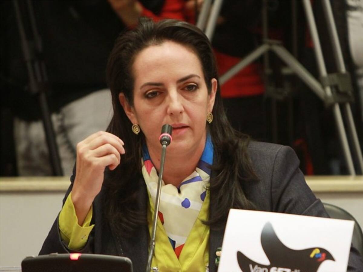 Denuncian a María Fernanda Cabal por constreñimiento ante la Corte