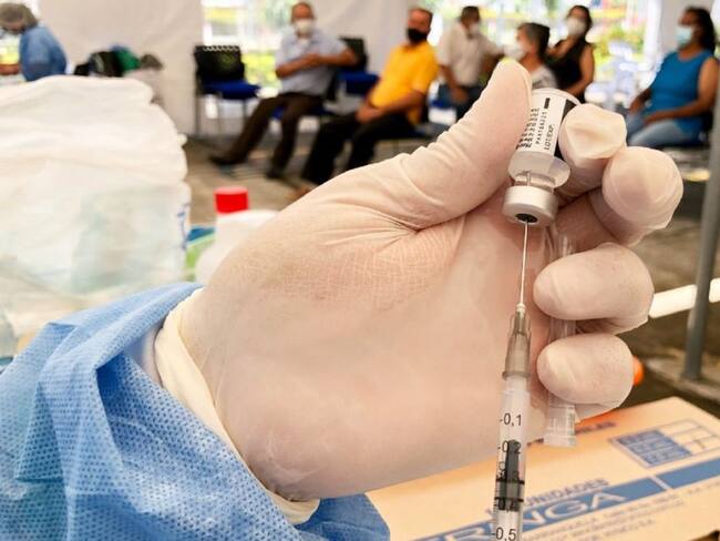 Las autoridades anunciaron la implementación de restricciones en las localidades donde la cobertura de aplicación del biológico no se cumpla.