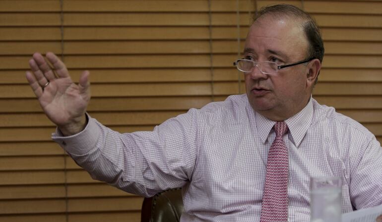 Ministro de Defensa, Luis Carlos Villegas