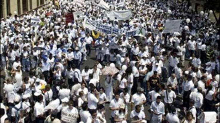 Diez mil personas marcharon en rechazo a los proyectos de explotación de la mina 'La Colosa'