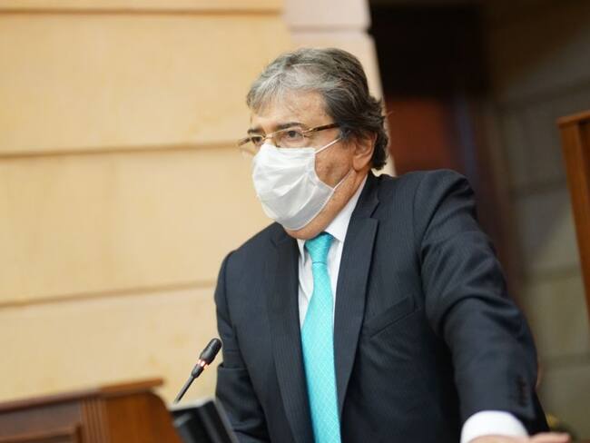 La oposición se retiró de la sesión al momento de votar la proposición que pedía no realizar el debate de moción de censura.